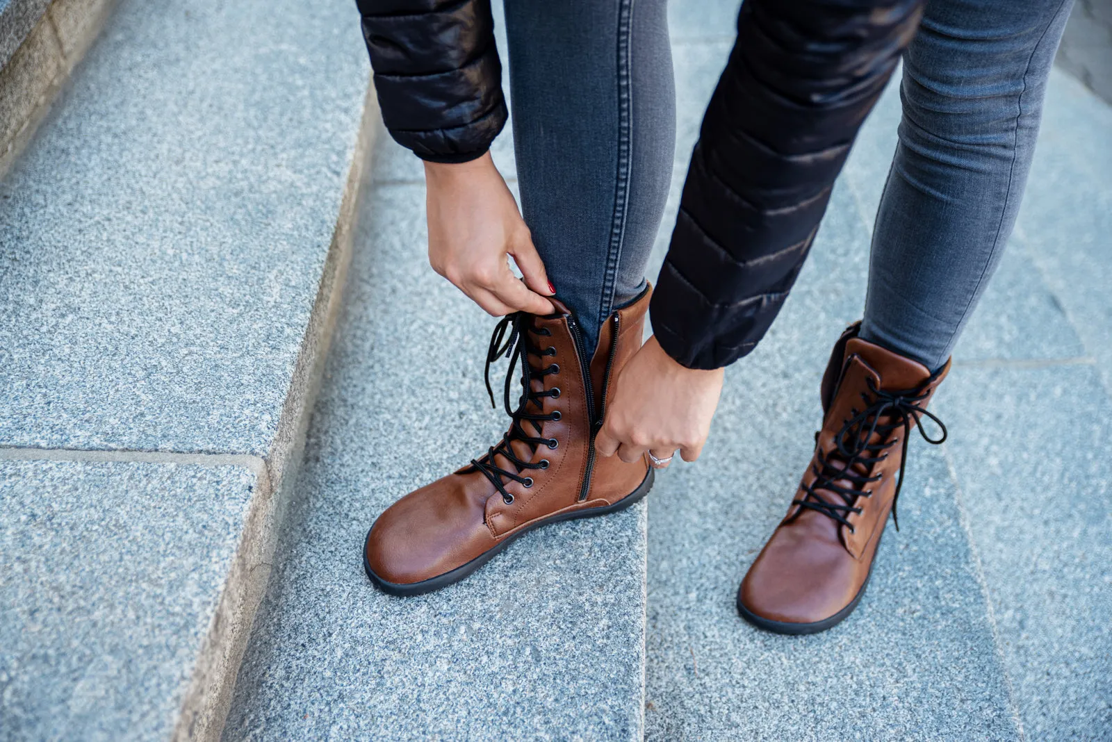 Jaya Barefoot Women’s Zip-up Boots – Brown