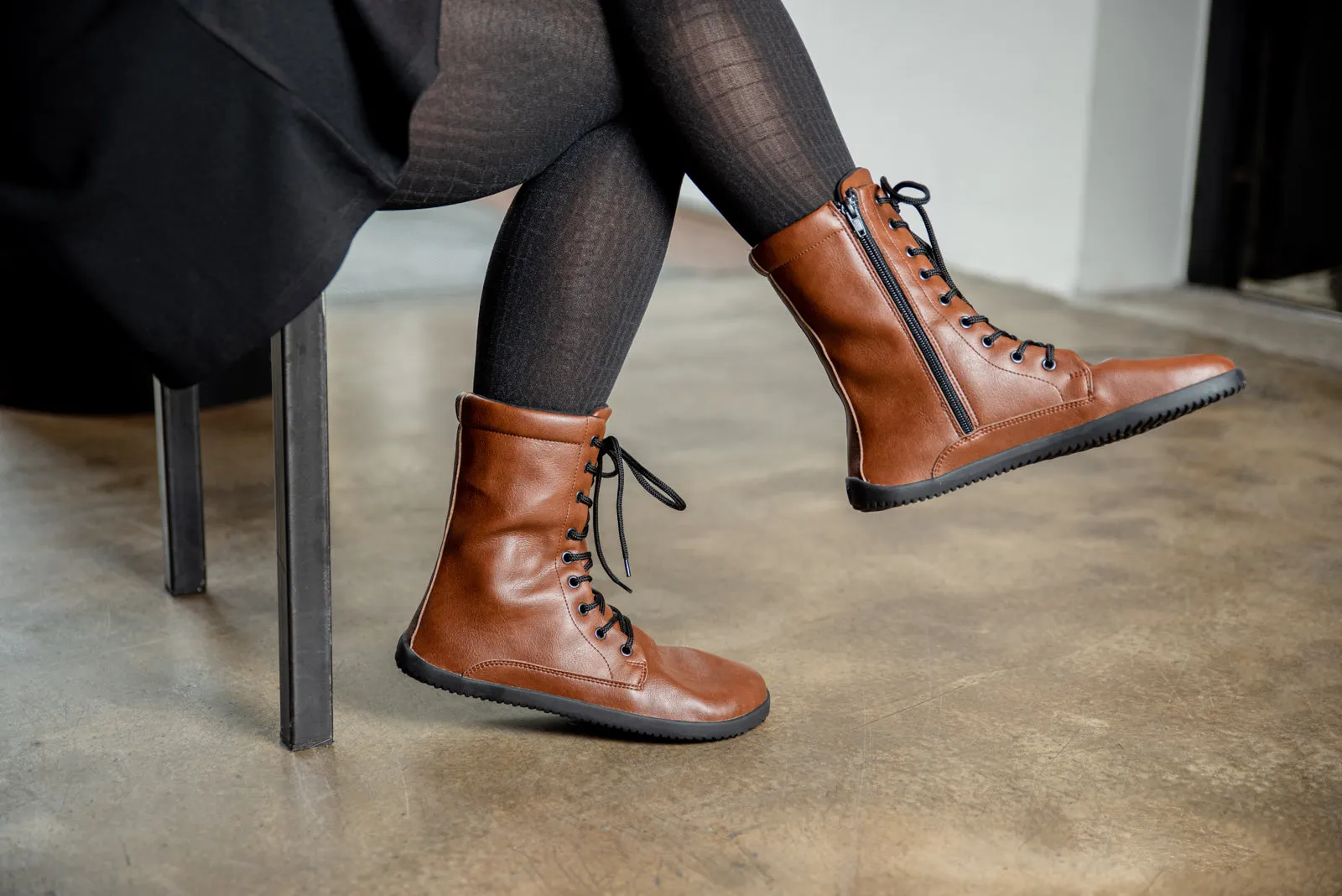 Jaya Barefoot Women’s Zip-up Boots – Brown