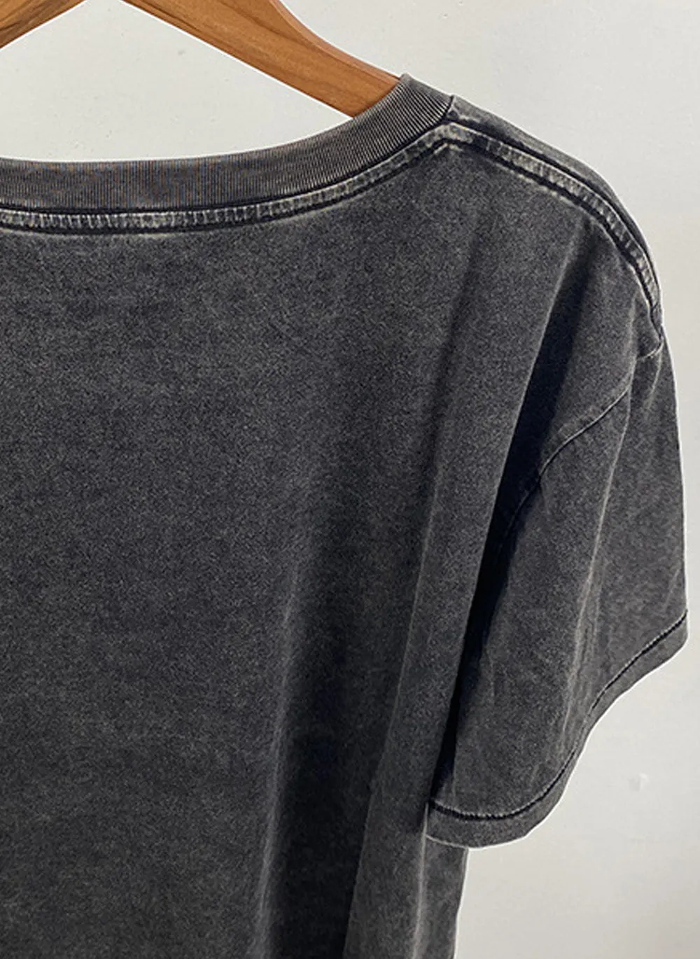 Vintage-Inspired Black Cheetah Graphic T-Shirt – 100% Cotton, Loose Fit, Washed Fabric