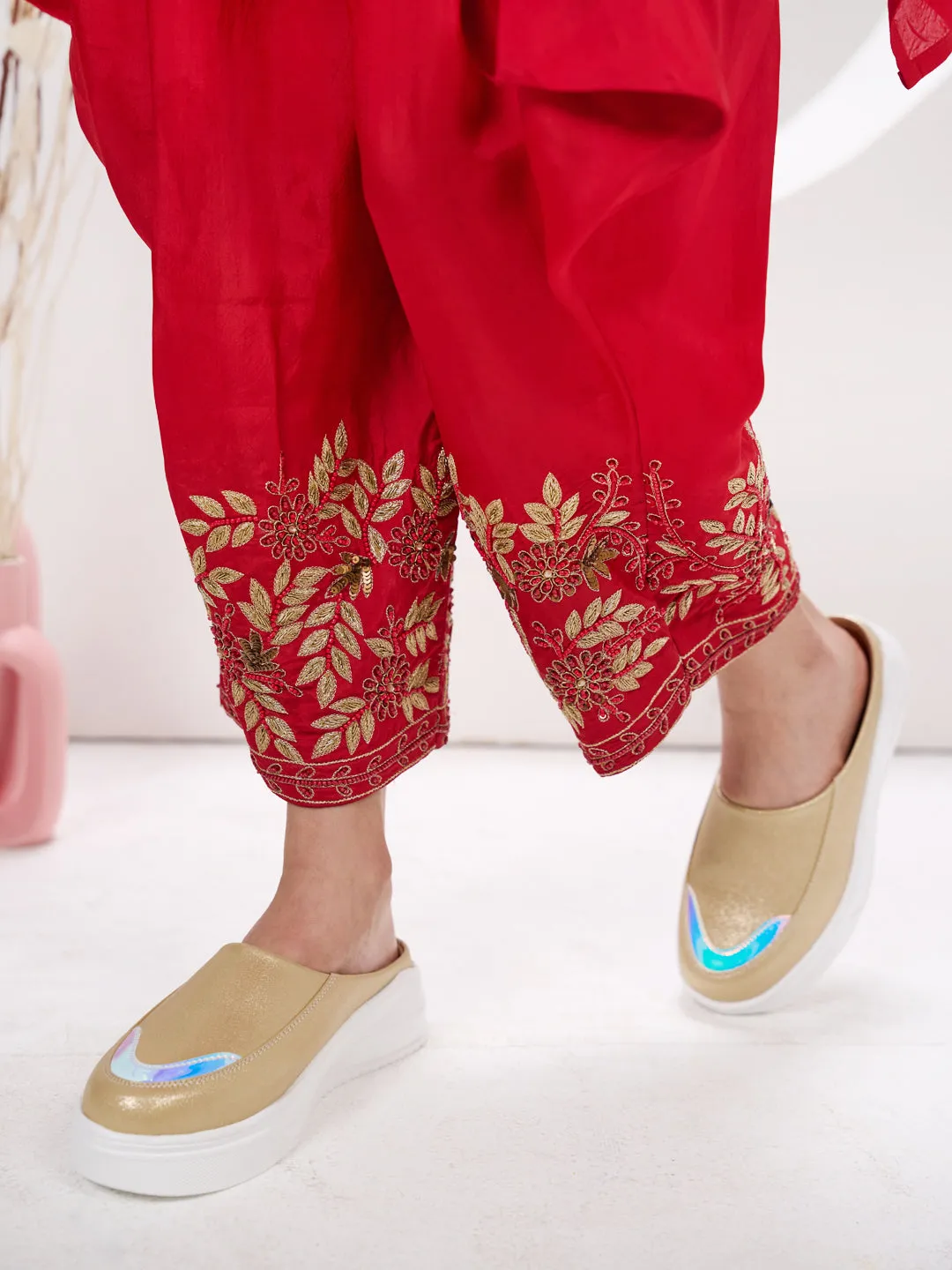 Women Golden Classic Height Enhancer Embellished Back Open Slip On Mule Shoes|All Season Casual Slip On Shoe
